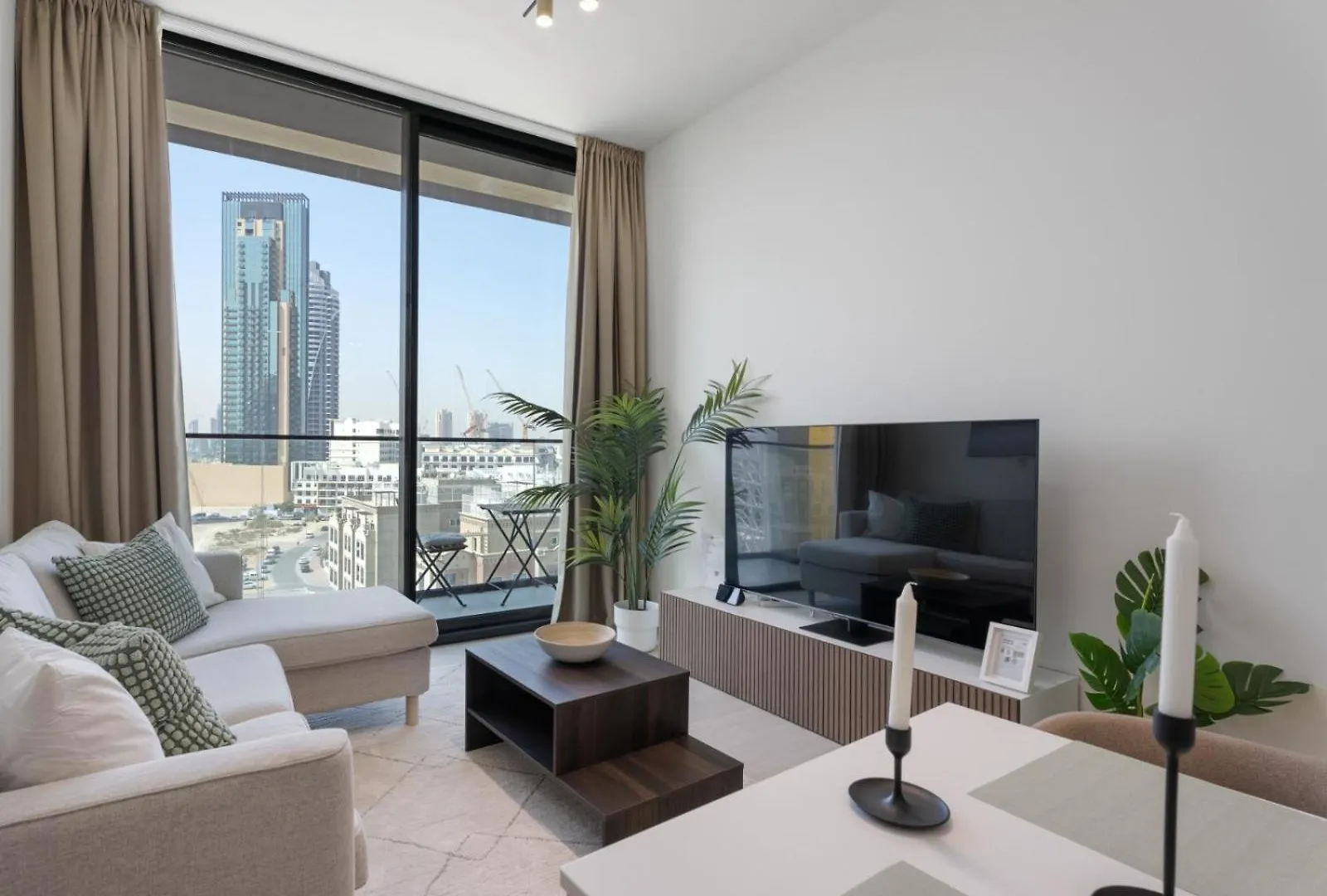 Luxe Escape - Stylish 1Br In Binghatti Venus-05 Dubai 0*,  United Arab Emirates