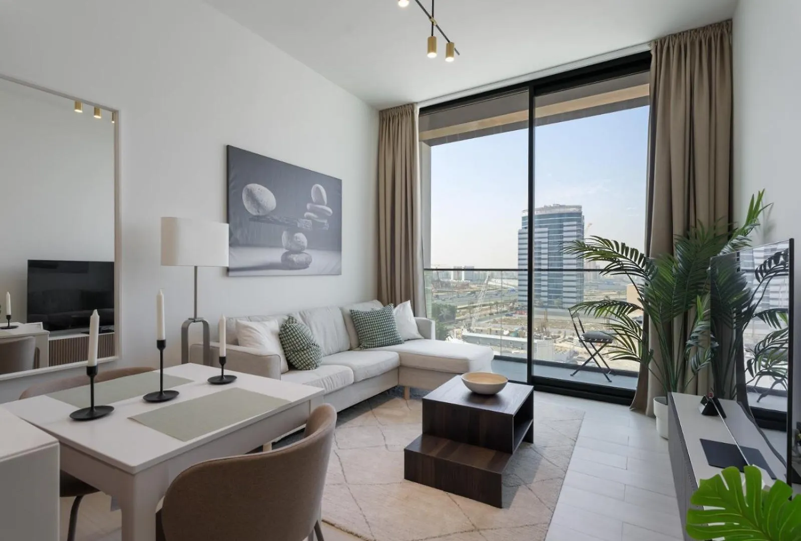 Luxe Escape - Stylish 1Br In Binghatti Venus-05 location